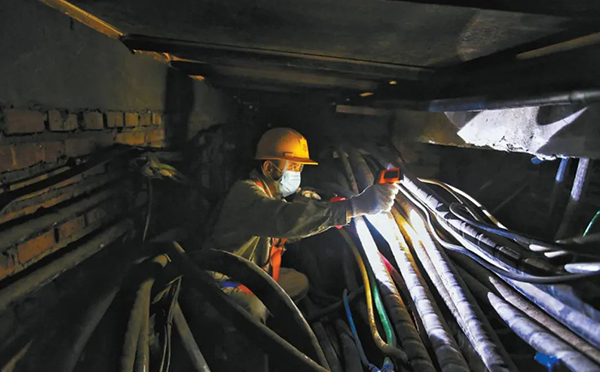 有限空間作業(yè).jpg 有限空間作業(yè).jpg